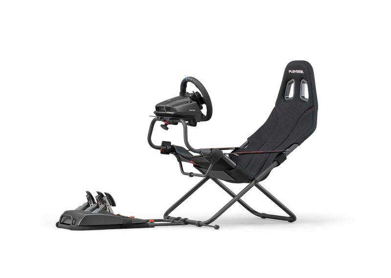 Foldable sim racing cockpit with Playseat Challenge – ideal for small spaces and portable racing